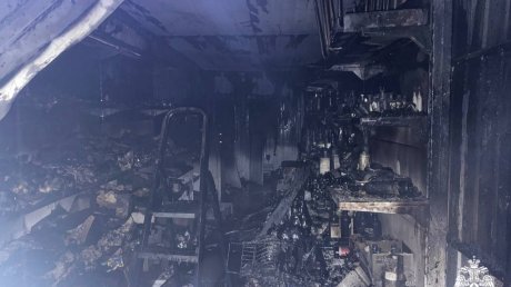 В Кузнецком районе сгорел магазин с алкоголем внутри