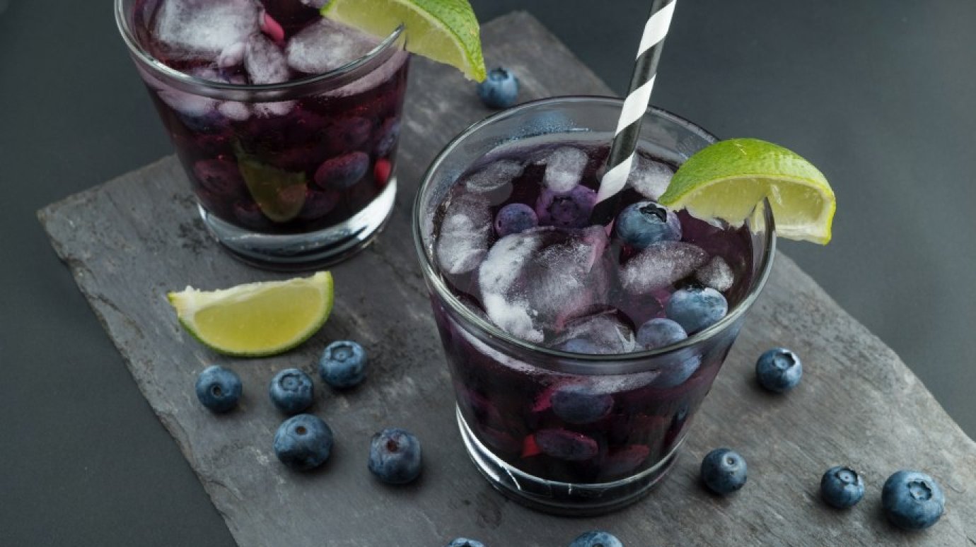 3 января - день рождения соломинки для коктейлей