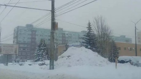 В Пензе бизнес упрекнули в создании помех для водителей и пешеходов