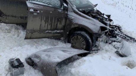 Появились фото с места смертельного ДТП со снегоуборочной техникой