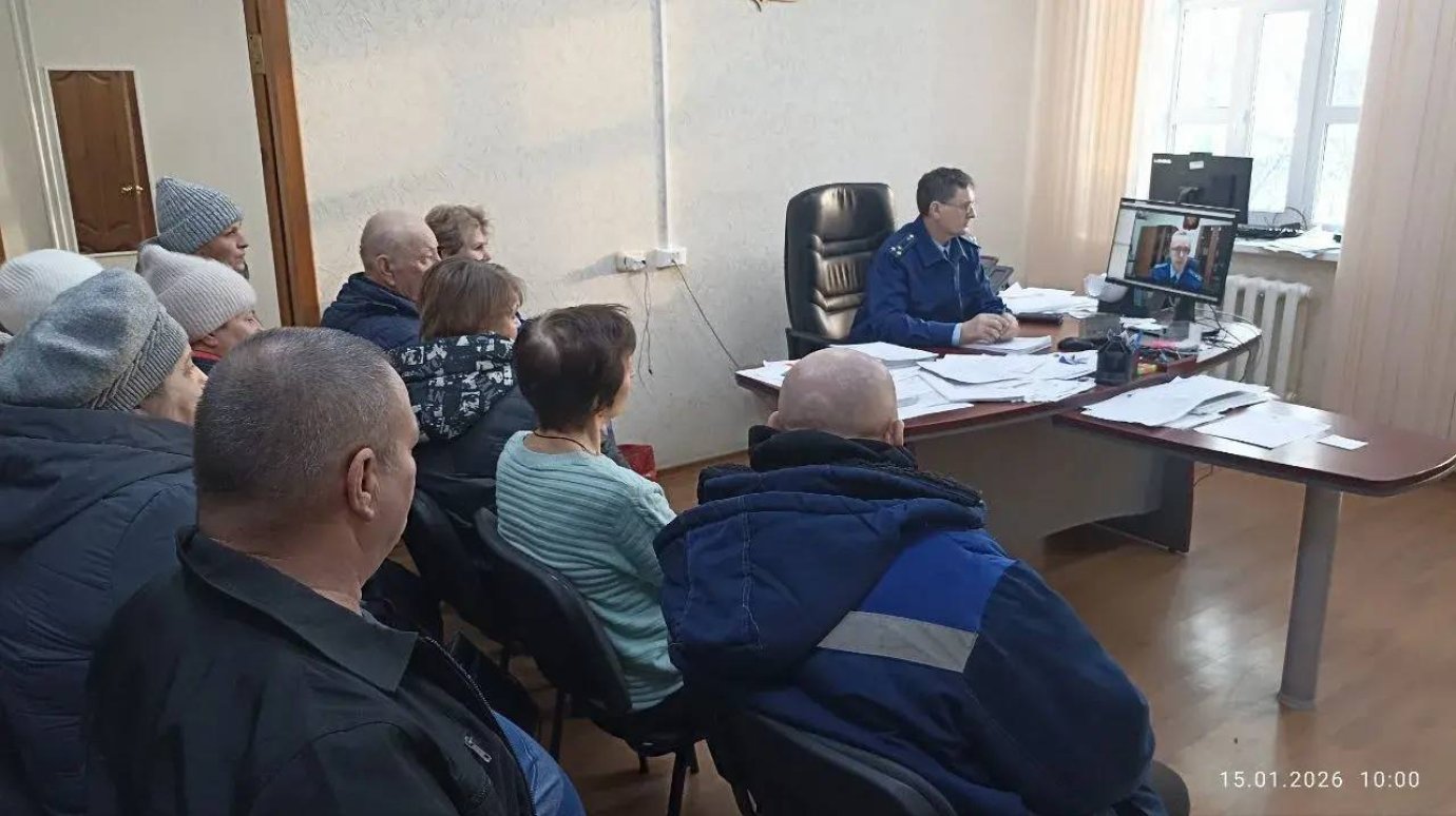 Приставы затянули взыскание долга по зарплате работникам стеклозавода