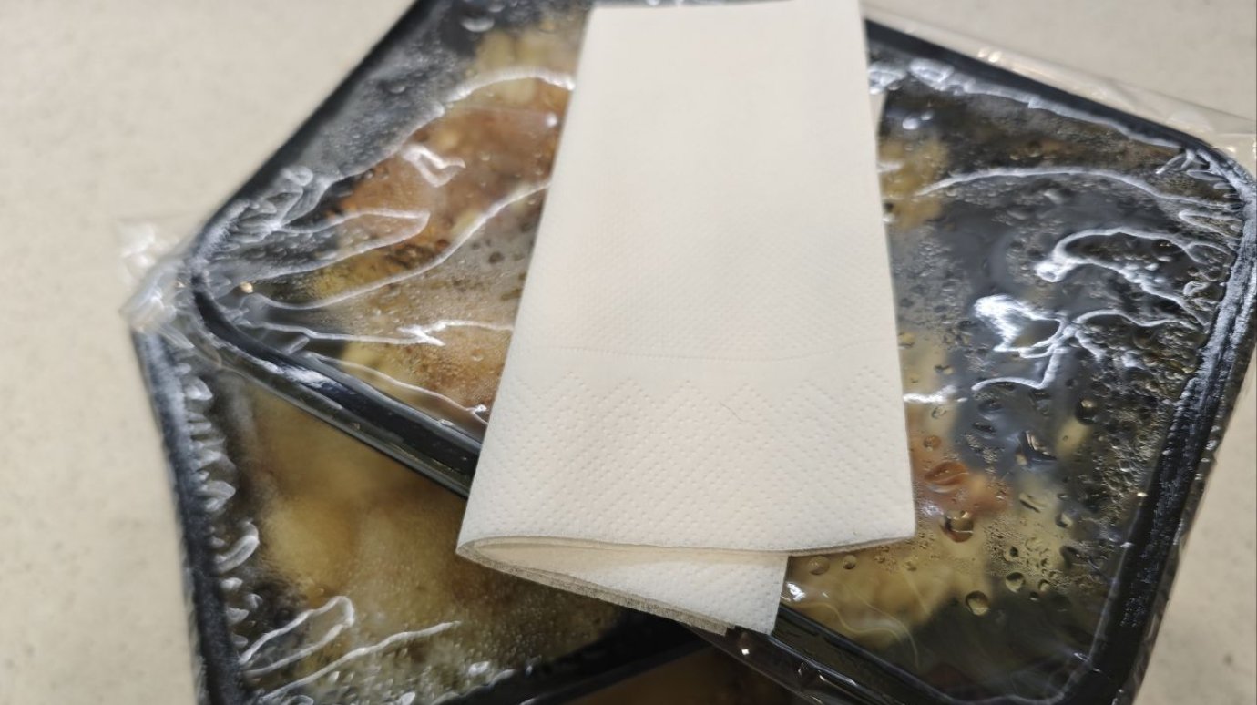 Еда из доставки: названы признаки, сигнализирующие о проблеме