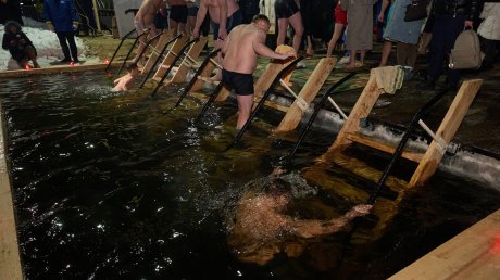 В Пензе на берегу Суры отметили Крещение Господне