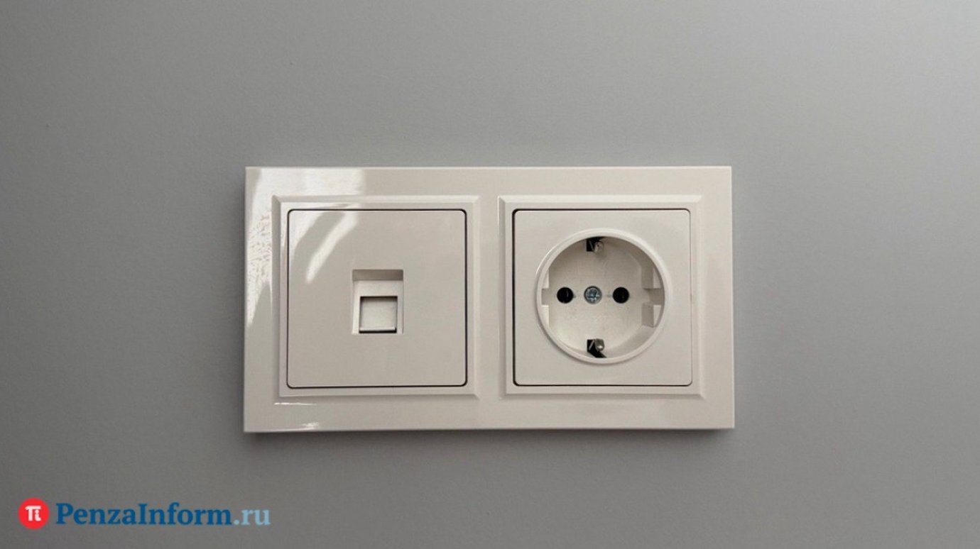 Как поменять розетку своими руками?