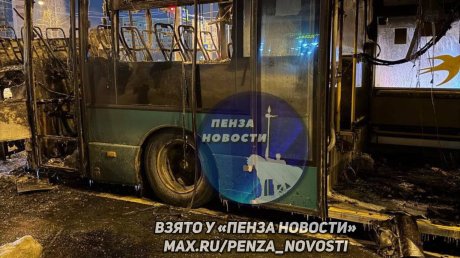 В Пензе на проспекте Строителей загорелся автобус
