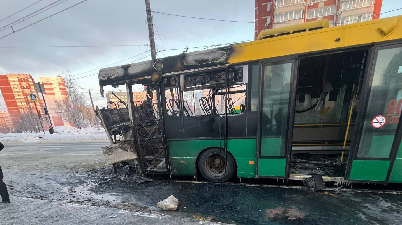 В МЧС прокомментировали ЧП с автобусом на проспекте Строителей