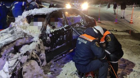 Появились новые фотографии с места трагического ДТП в Вазерках