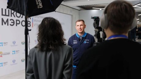 Глава Пензы и министр образования показали студенческие фото