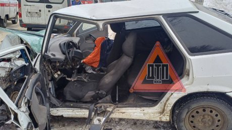 В Каменке в аварии с двумя ВАЗами пострадали три человека