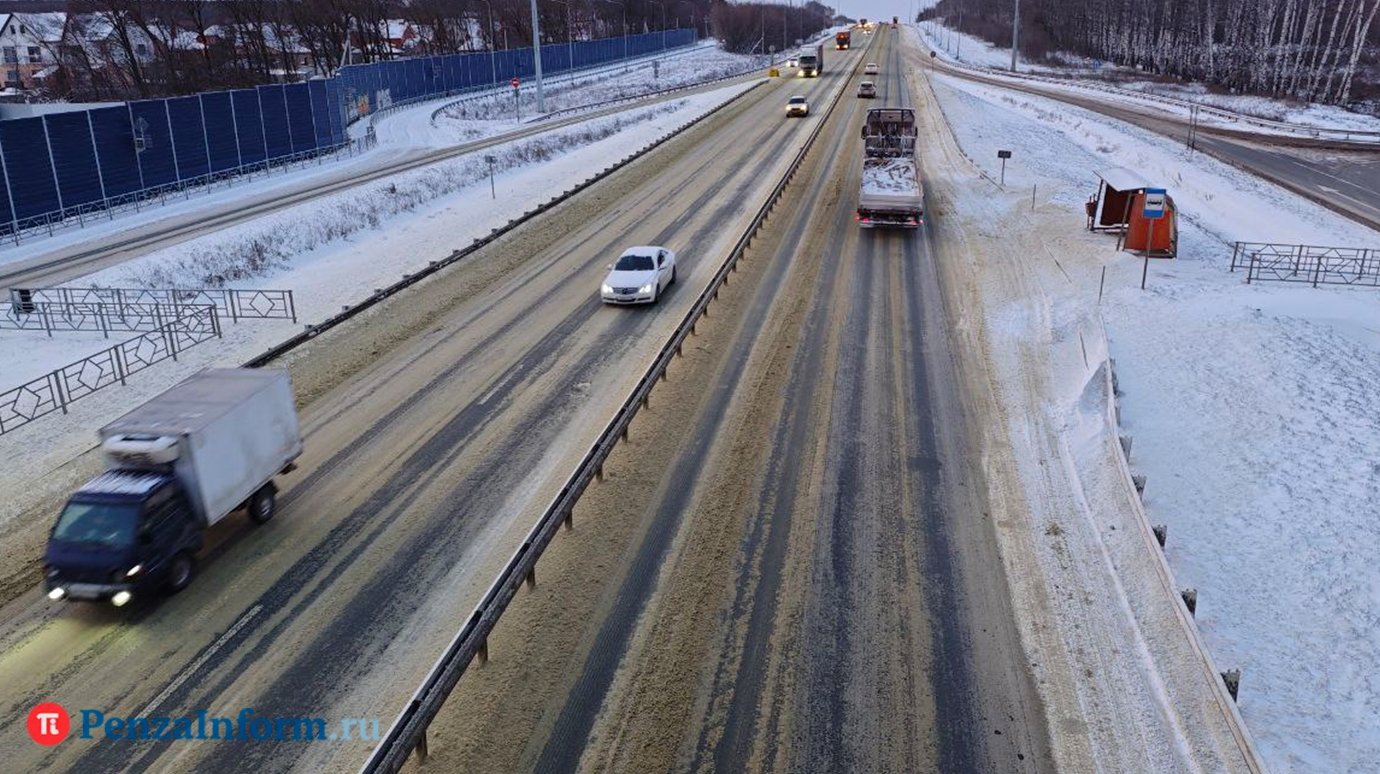 Водителя, работающего на иностранца, оштрафовали на 450 000 рублей