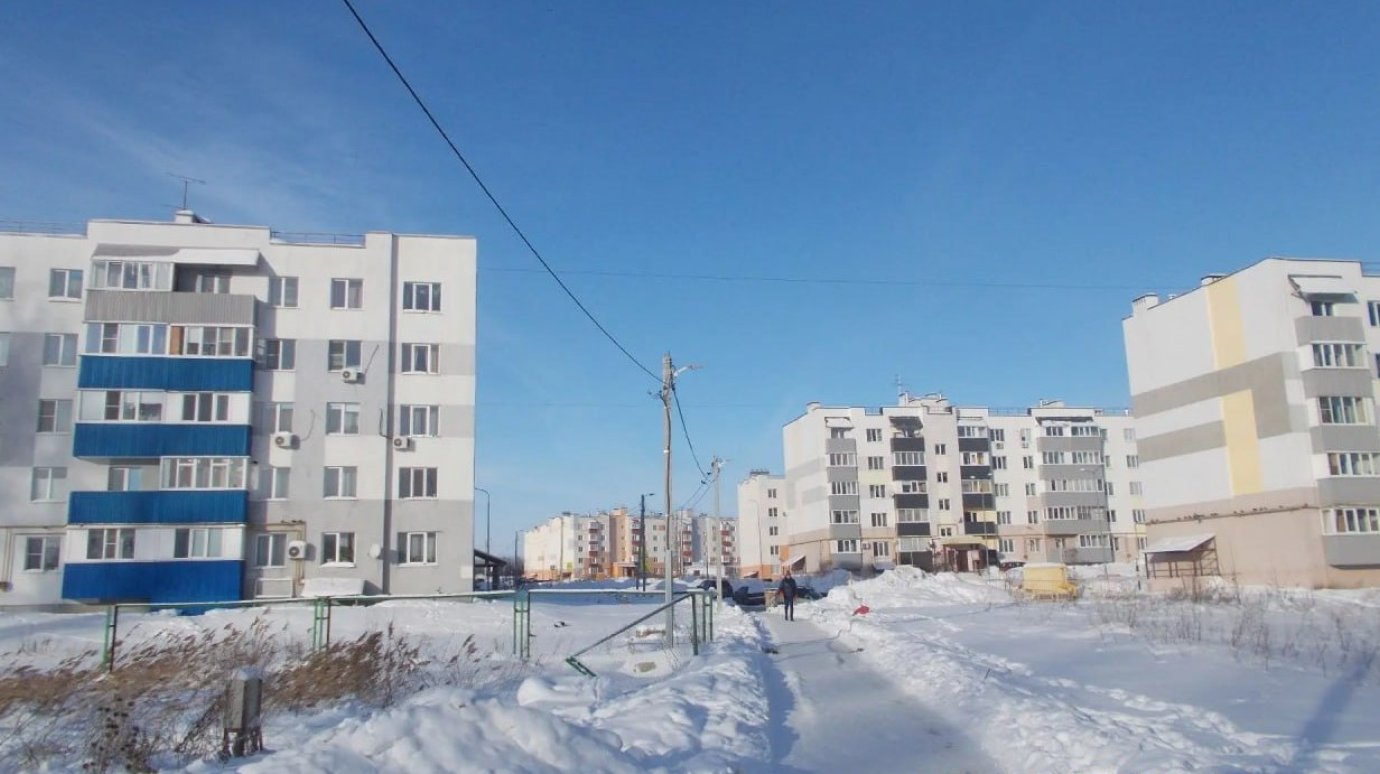 На улице Сузюмова в Заре установили новые фонари