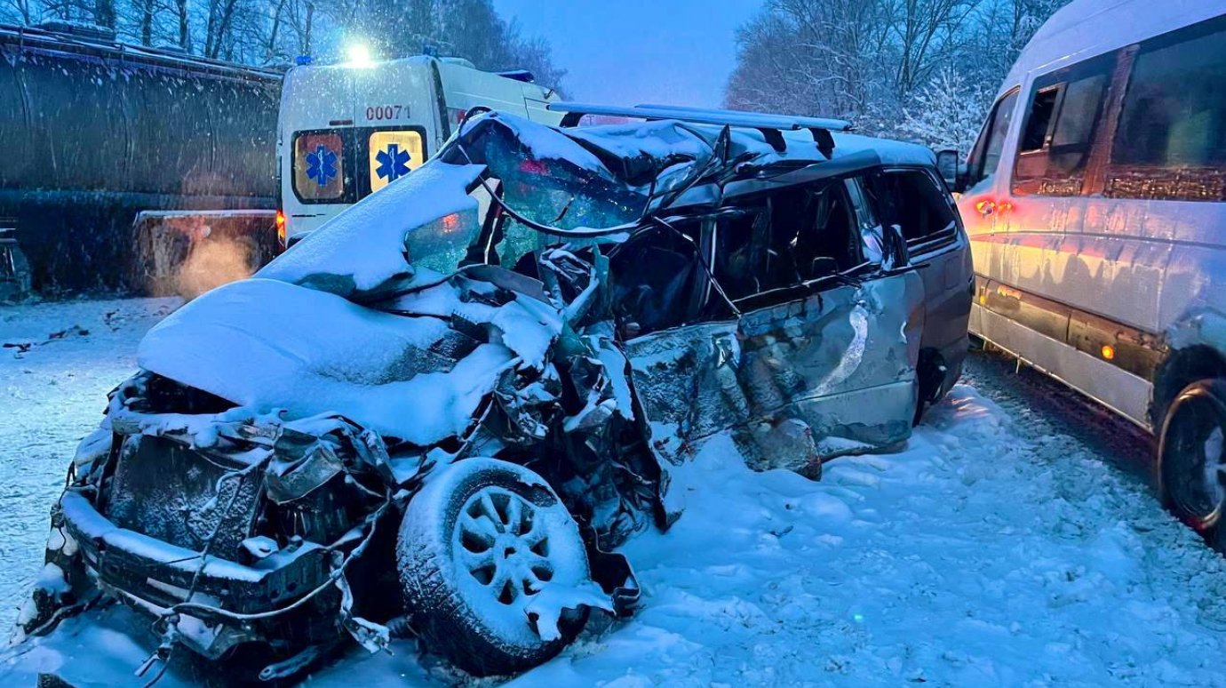 В Мокшанском районе столкнулись 3 автомобиля, есть погибшие