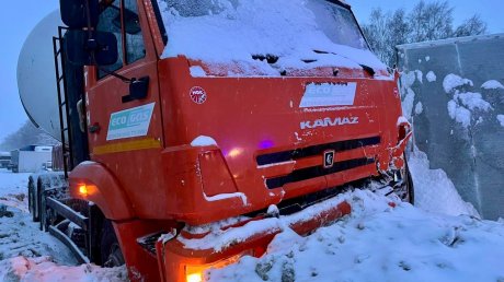 В Мокшанском районе столкнулись 3 автомобиля, есть погибшие