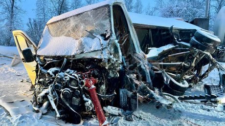 В Мокшанском районе столкнулись 3 автомобиля, есть погибшие
