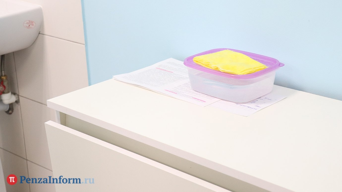 Россиянке разрезали лоб из-за выдавленного прыща