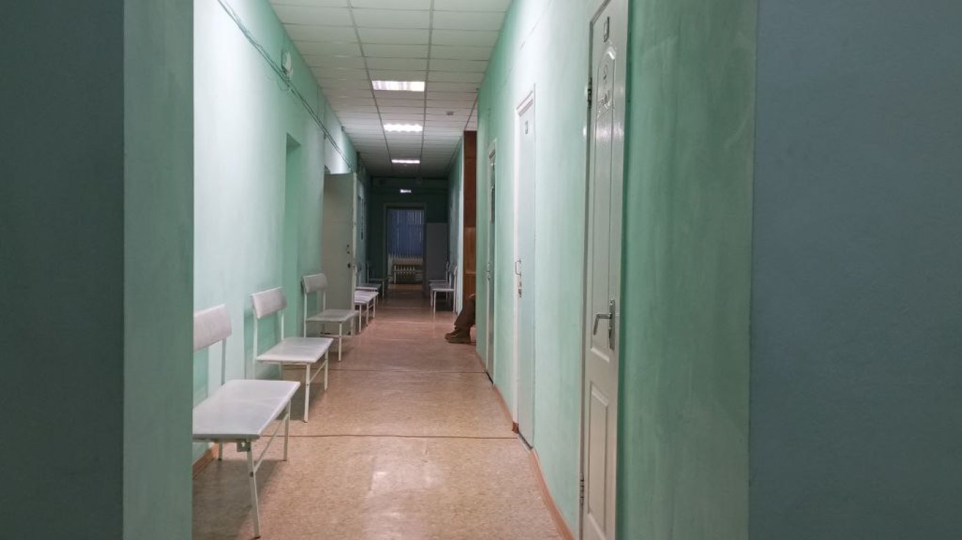 Пензенцам объяснили, почему сложно записаться к детским врачам