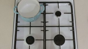 Как можно отбелить эмаль старой кастрюли?