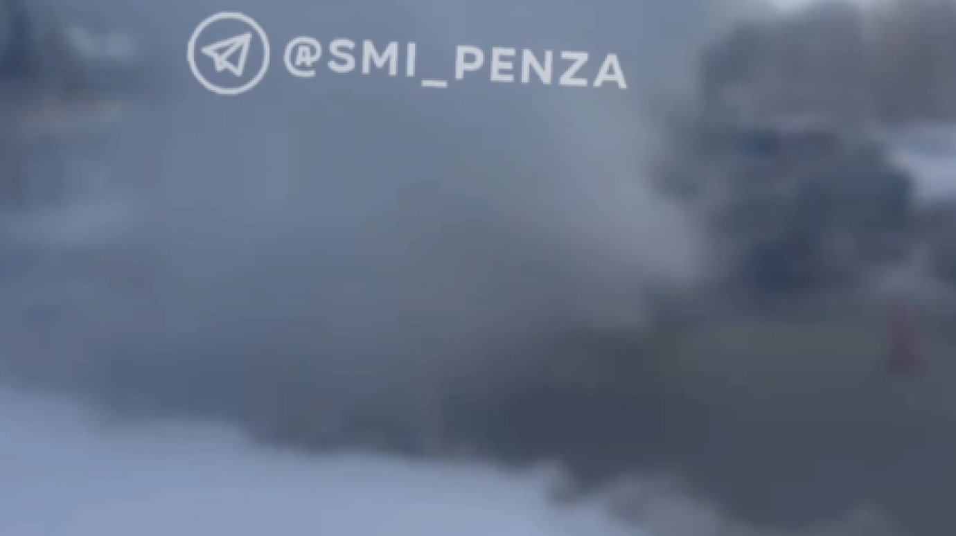 Улицу Комсомольскую в Пензе заволокло паром