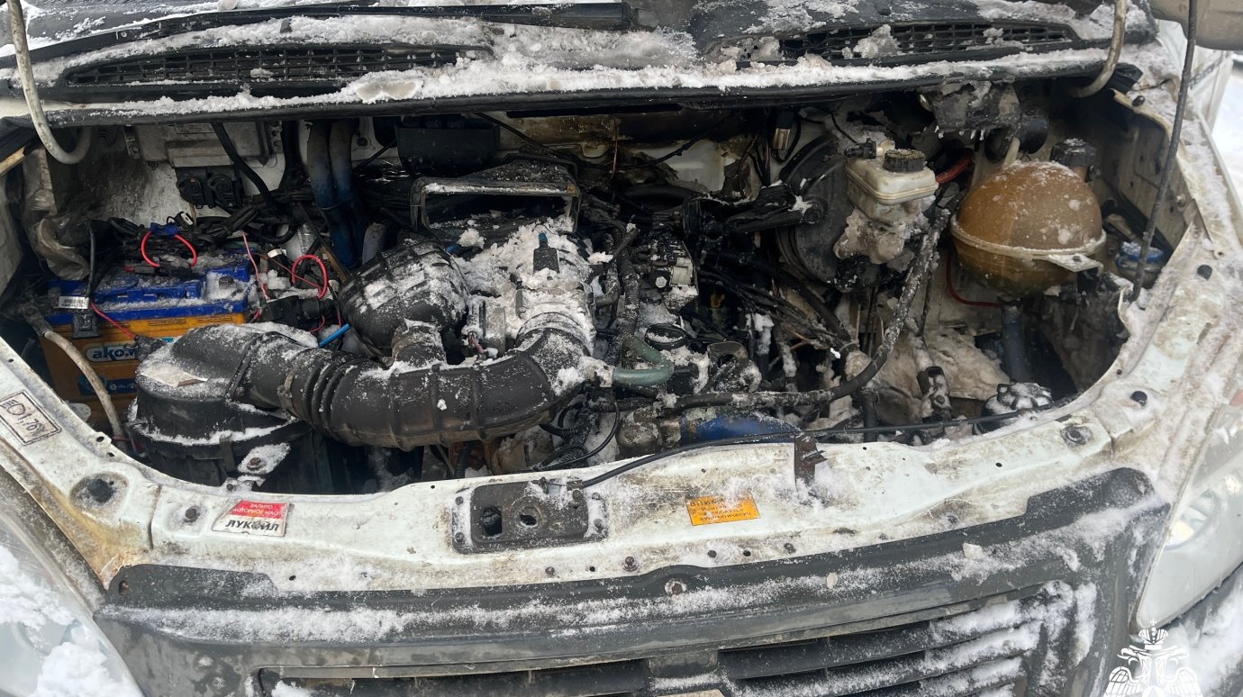 В Кузнецке сгорел мотор грузовой машины