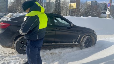 Пошел пешком: приставы наказали водителя, не уплатившего штрафы