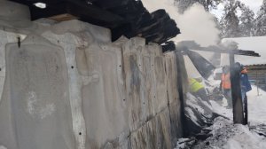 На станции Асеевской выгорели гараж и ВАЗ-2115