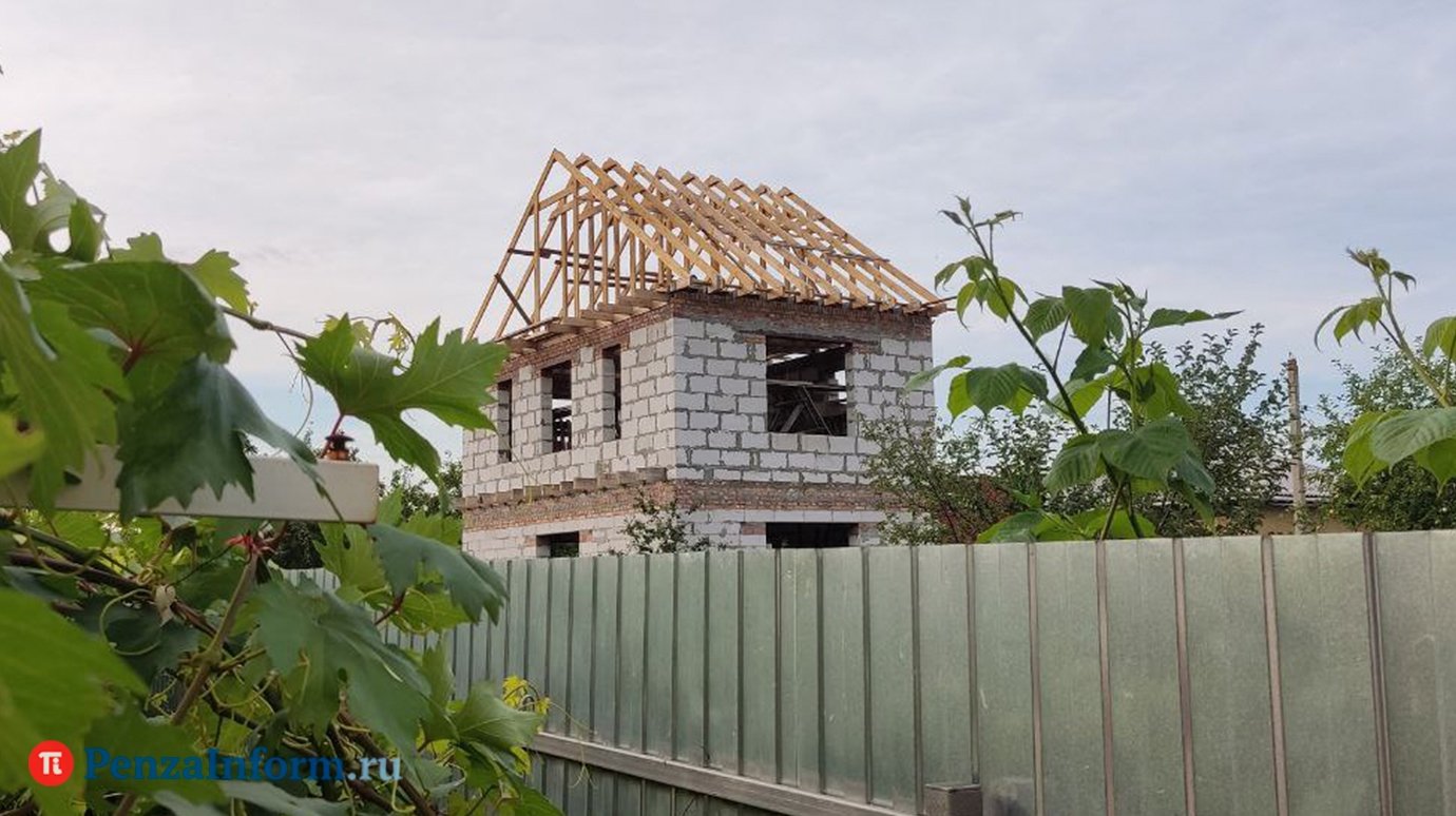 Россиян начнут строже наказывать за борщевик на даче