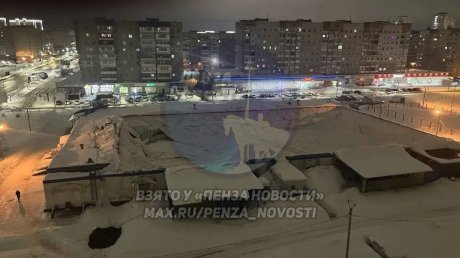 В Пензе рухнула крыша ледовой арены «Золотая шайба»