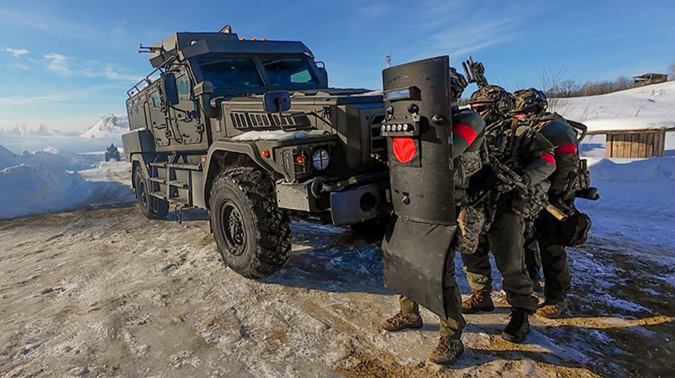 В Пензе росгвардейцы отразили атаку условных диверсантов