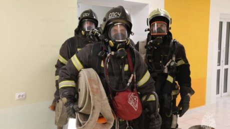 В Пензе пожарные провели учения в доме-интернате для престарелых