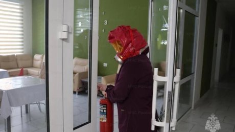 В Пензе пожарные провели учения в доме-интернате для престарелых