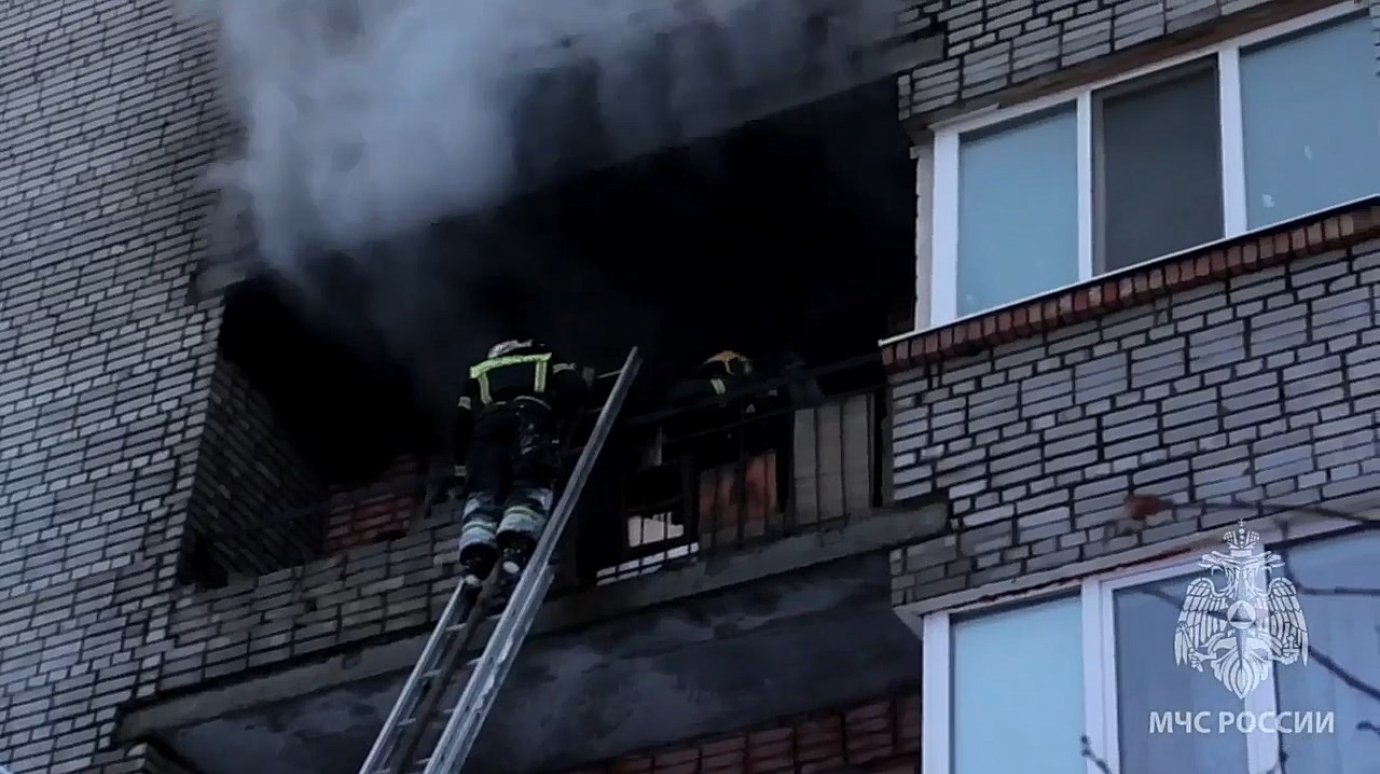 Из пожара на Медицинской спасли семерых человек