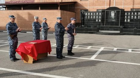 Пензенским полицейским вручили награды на Северном Кавказе