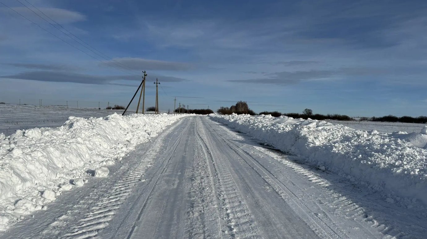 Лопатинскую администрацию вынудили почистить дорогу к Белогорью