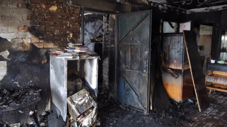 В Пензе сотрудники ППС вывели 20 человек из горящего общежития