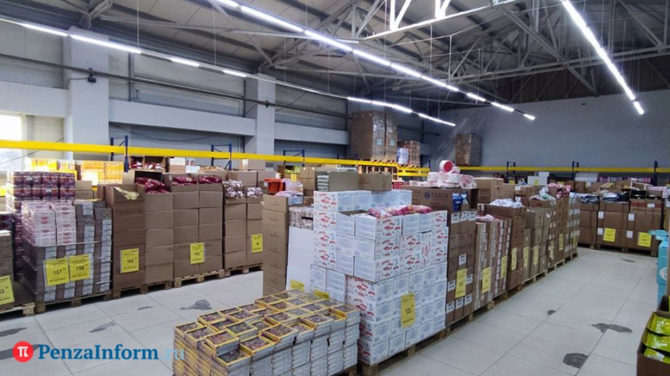 Рост популярности «магазинов для бедных» в России объяснили