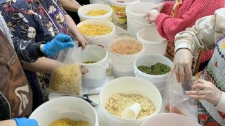 Кузнецкие волонтеры готовят 25 000 порций супов в месяц бойцам СВО