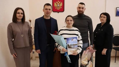 В Наровчатском районе начали вручать медали новорожденным