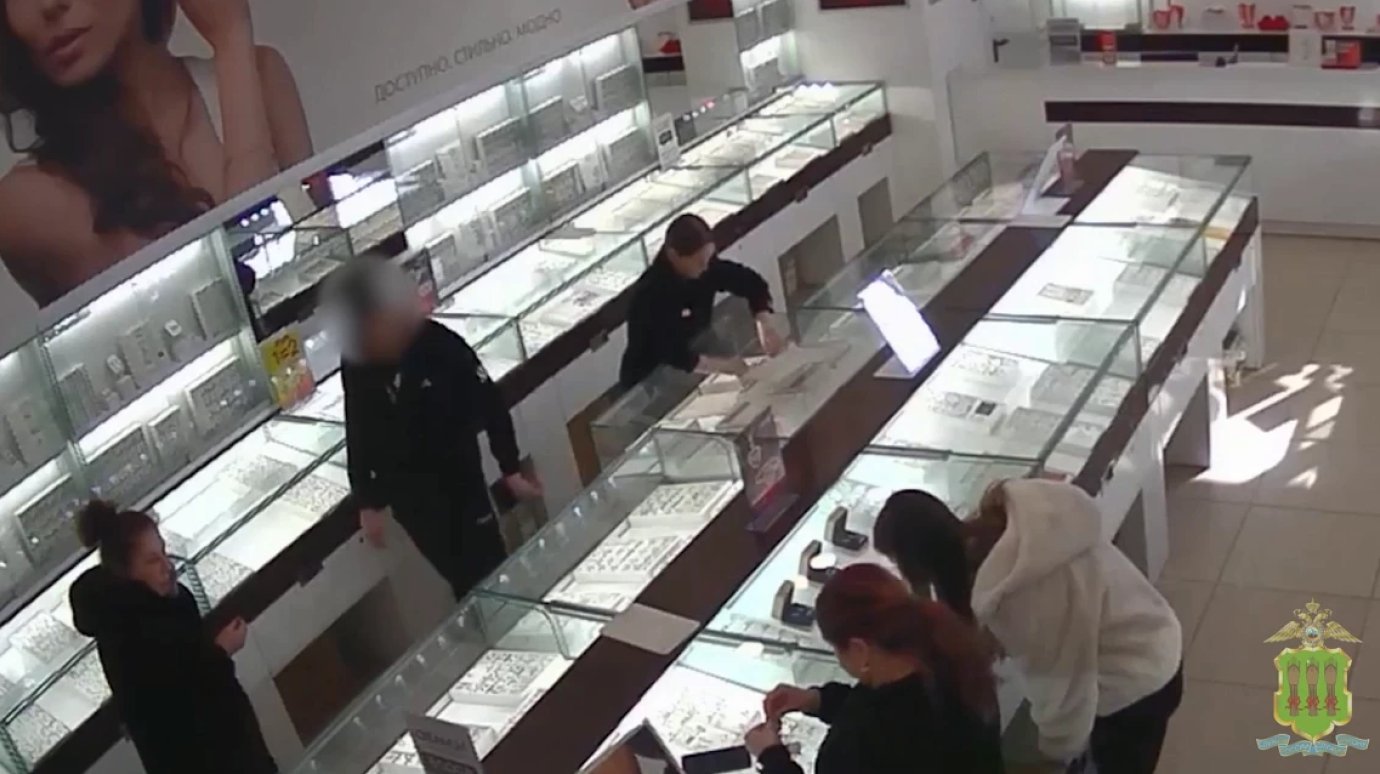 Молодого пензенца подозревают в ограблении ювелирного магазина