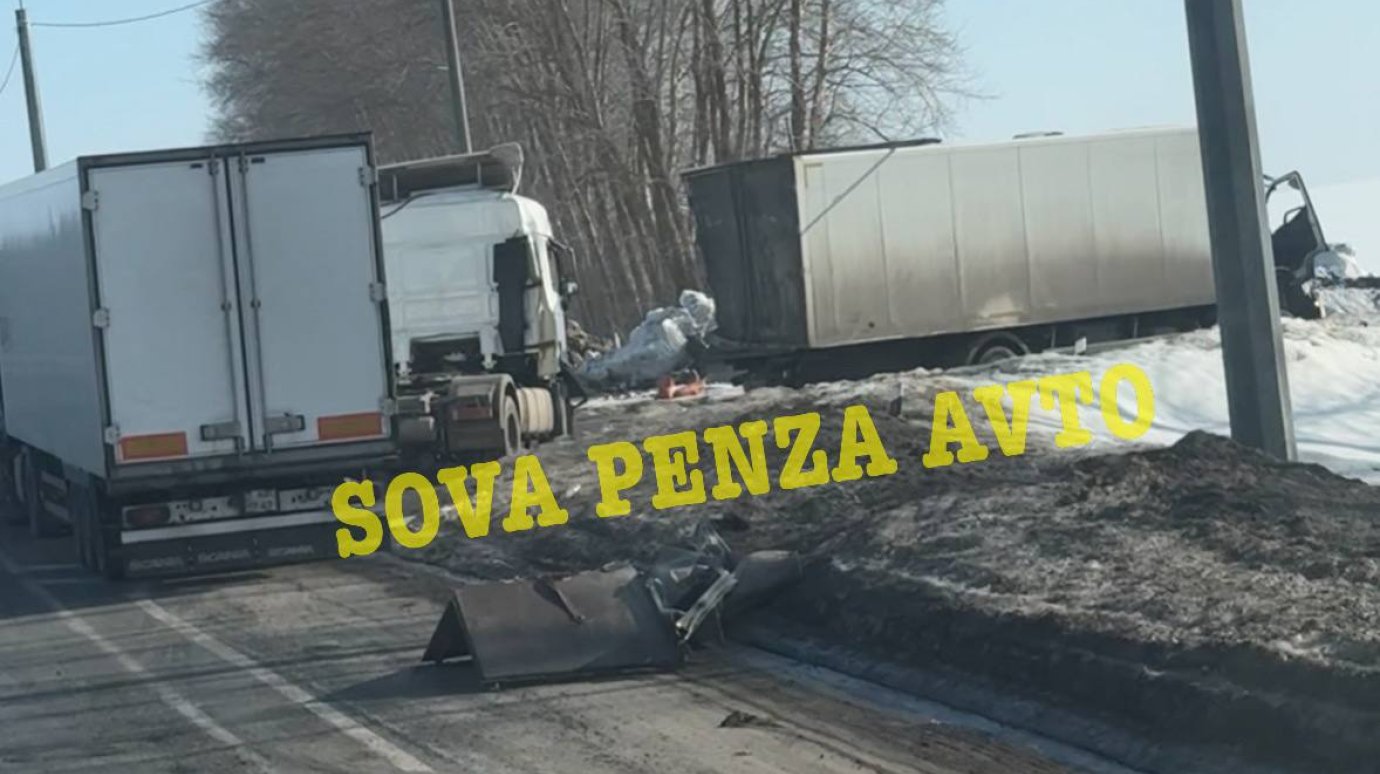 В Спасском районе столкнулись 4 грузовика