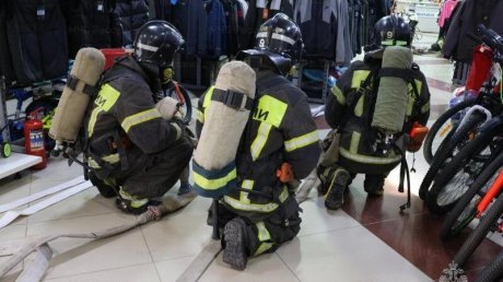 В спортивном магазине Кузнецка потушили условный пожар
