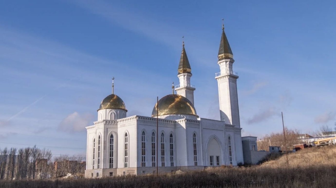 Губернатор пообещал содействовать завершению строительства мечети