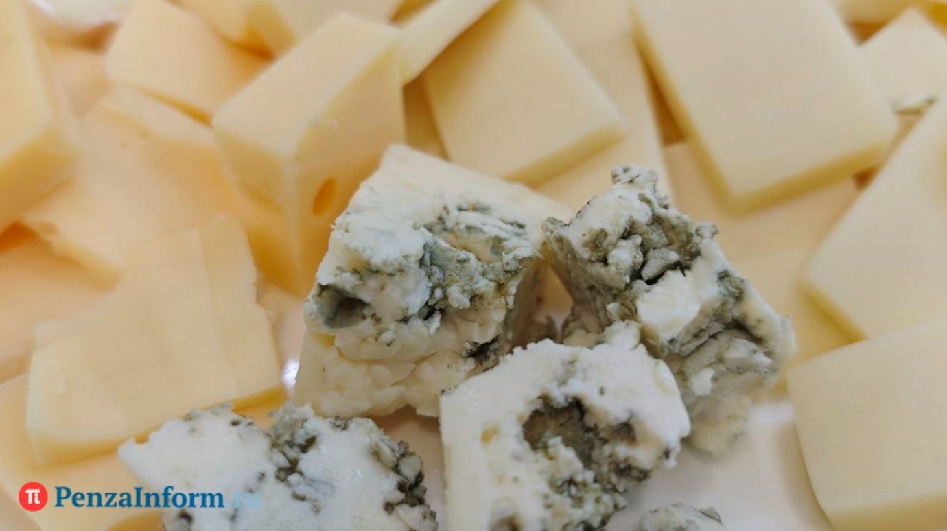 Насколько безвреден сыр с плесенью?