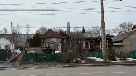 На улице Кривозерье в Пензе сгорели дом и грузовик