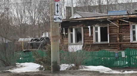 На улице Кривозерье в Пензе сгорели дом и грузовик