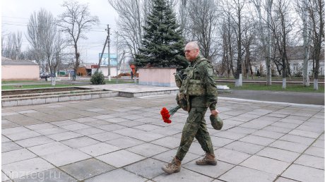 Губернатор наградил пензенцев, работающих в Запорожской области