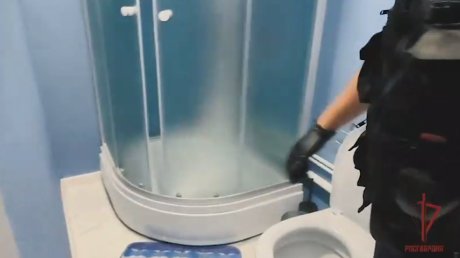 Появилось видео из «массажного салона» с проститутками