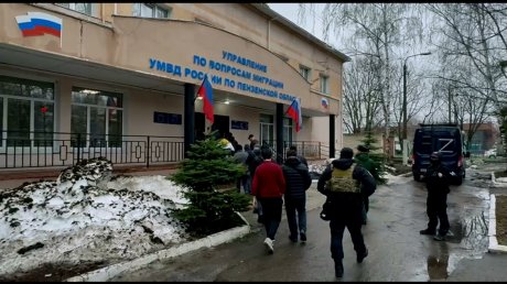 В Пензе 7 новых граждан России получили повестки в военкомат