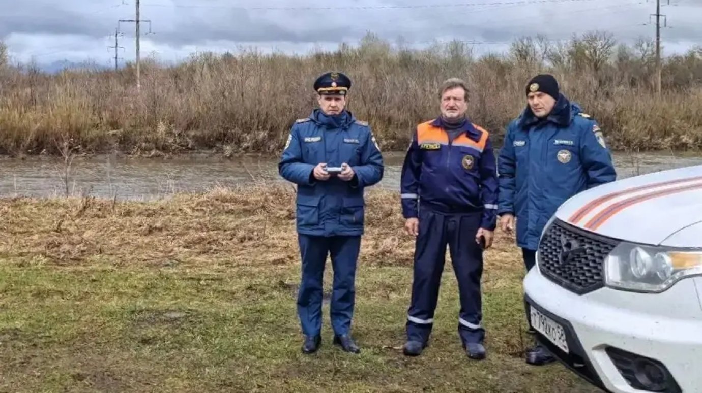 Спасатели расширили круг поиска рыбака, утонувшего в Суре