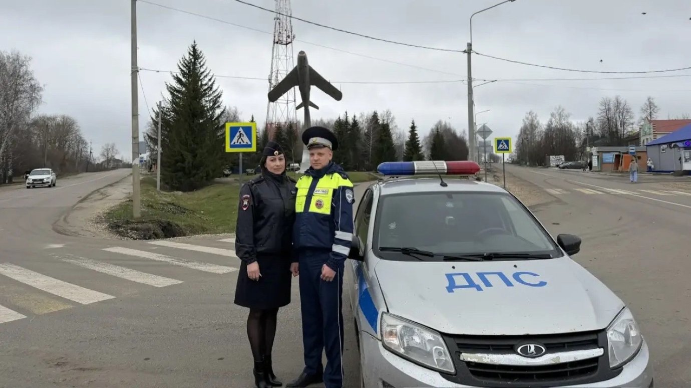 Семья лунинских полицейских спасла соседей от пожара