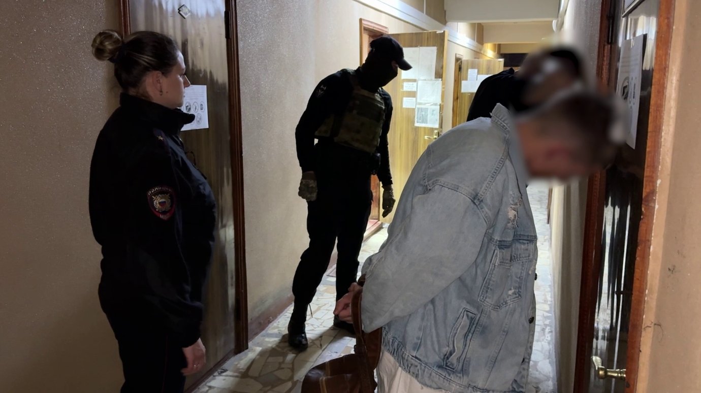 Пензенец в уборной угостил знакомых наркотиком и попался